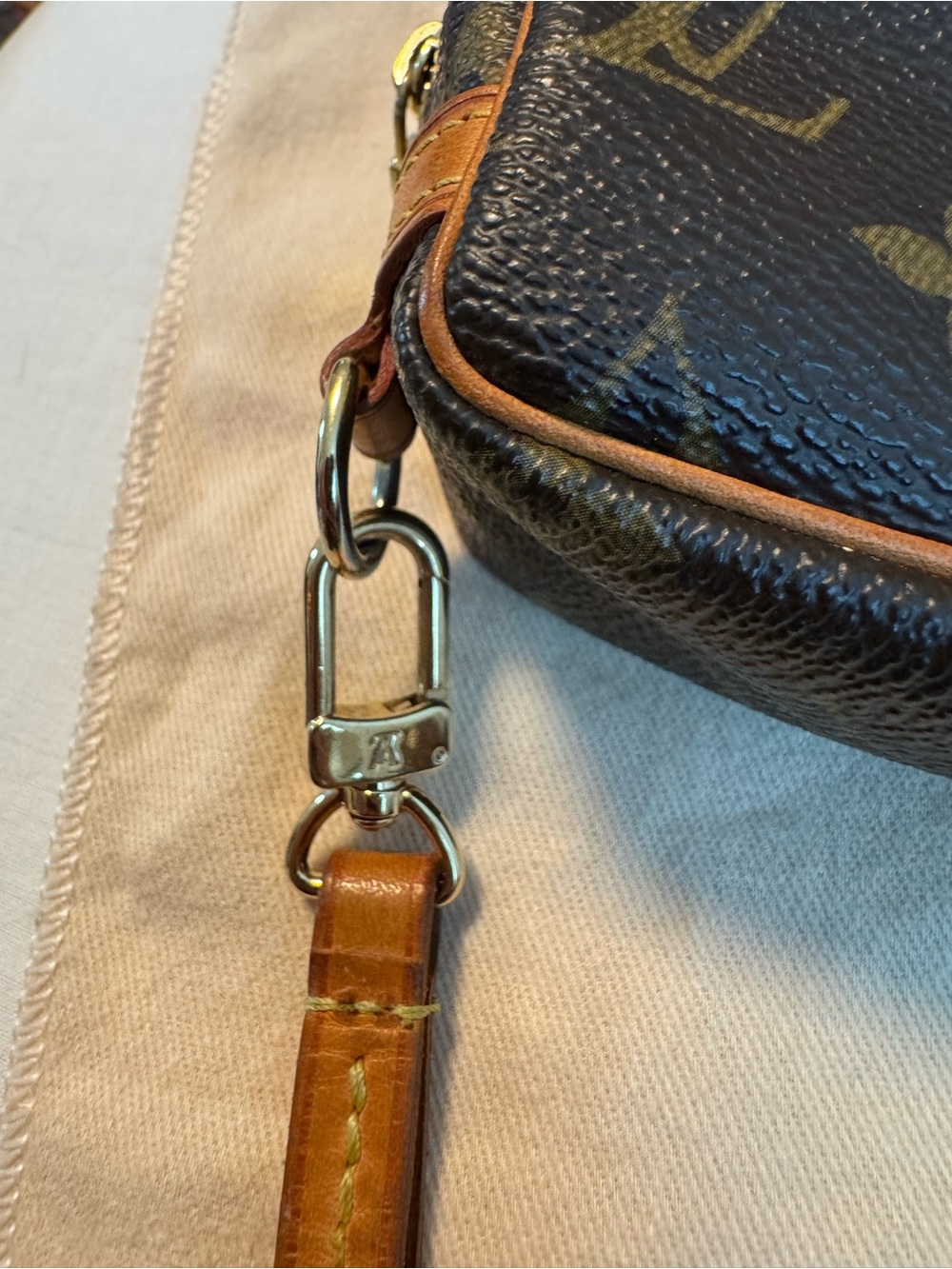 Vintage Louis Vuitton Monogram Wapity Pouch - Picture 3 of 11